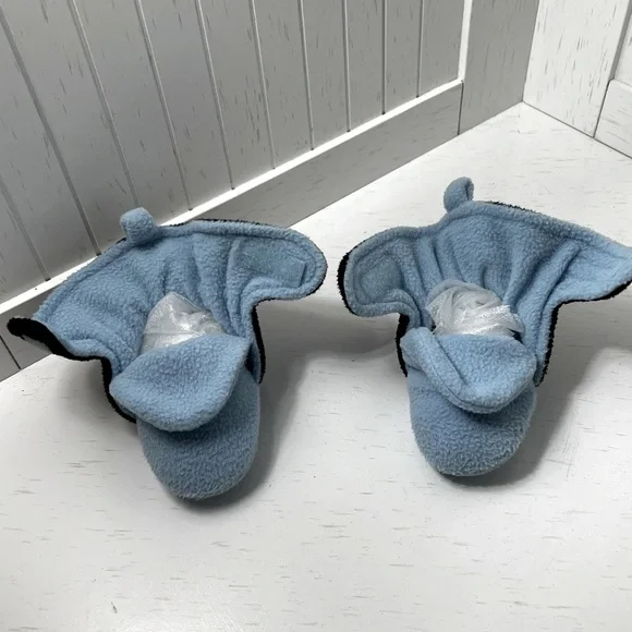 Luvable Friends hook & loop closure slipper socks with grippies -BLUE -12/18mo - Picture 6 of 9